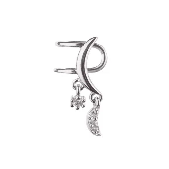 • Khloe • Dainty Moon Ear Cuff - Picture 2 of 3